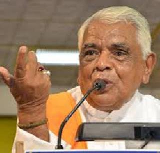 भारतात महिलांनी चुंबन घेतल्यास नेत्याची खुर्ची जाईल