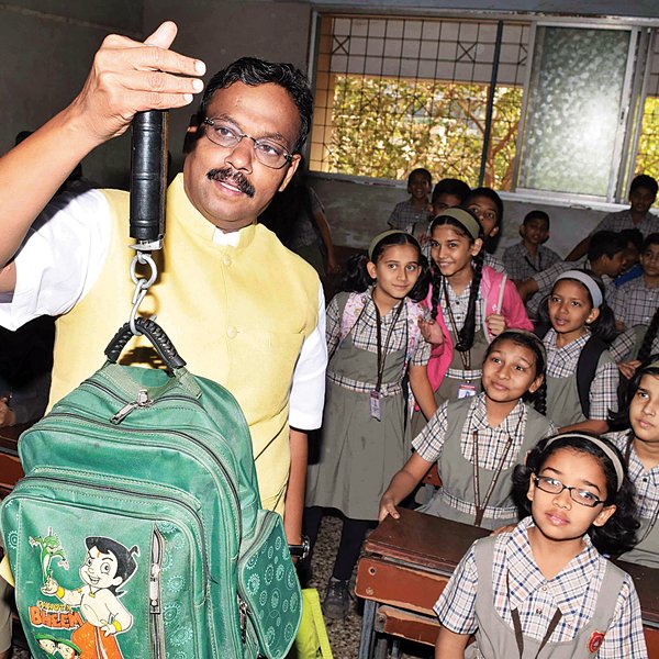 चिमुकल्यांच्या दप्तरांचे ओझे हलके होणार?