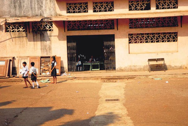 मुंबईतील ३३४ अनुदानित प्राथमिक शाळा अडचणीत