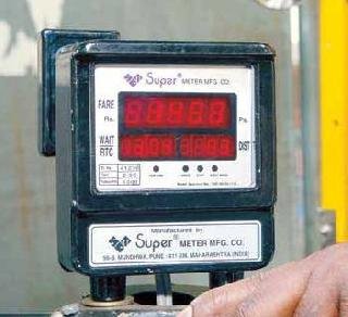 मुंबईमध्ये उद्यापासून रिक्षा व टॅक्सीचा प्रवास महागणार