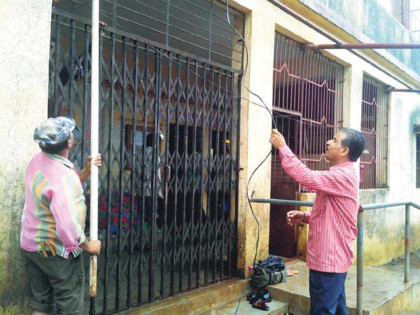 ३० महिन्यांनंतर अंधार झाला दूर