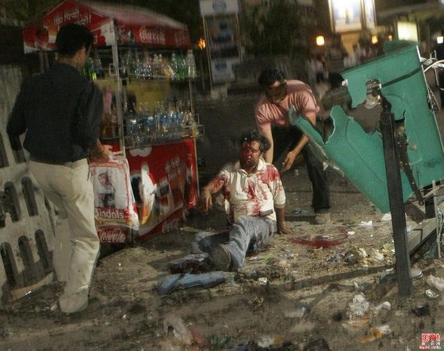 इराकमध्ये कार बॉम्बस्फोटात १० जणांचा मृत्यू