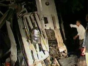 मनमाड-मालेगाव मार्गावरच्या भीषण अपघातात 8 जण ठार