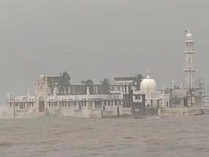 मुंबईला अतिवृष्टीचा धोका