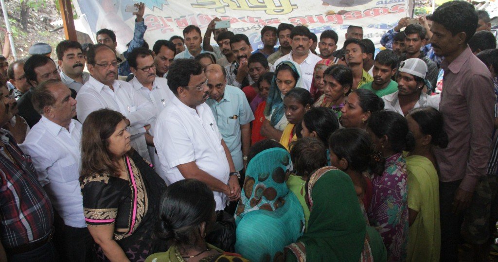 मालवणी दारूकांडातील मृतांच्या नातेवाईकांना 1 लाख रूपयांची मदत