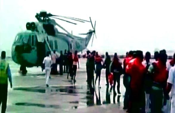 बुडत्या जहाजातून 20 कर्मचार्‍यांना वाचवण्यात नौदलाला यश