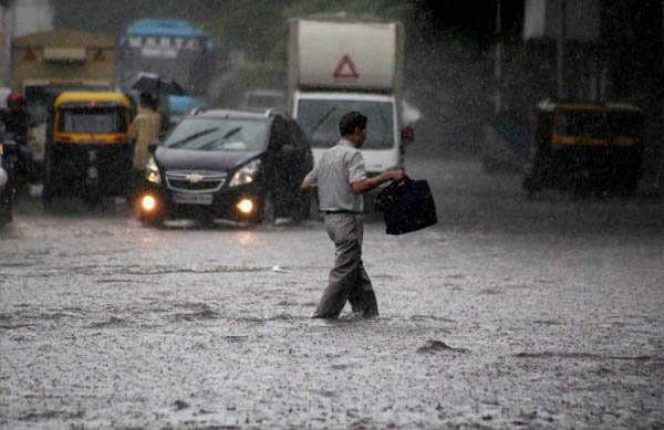 मुंबईत जोरदार पाऊस