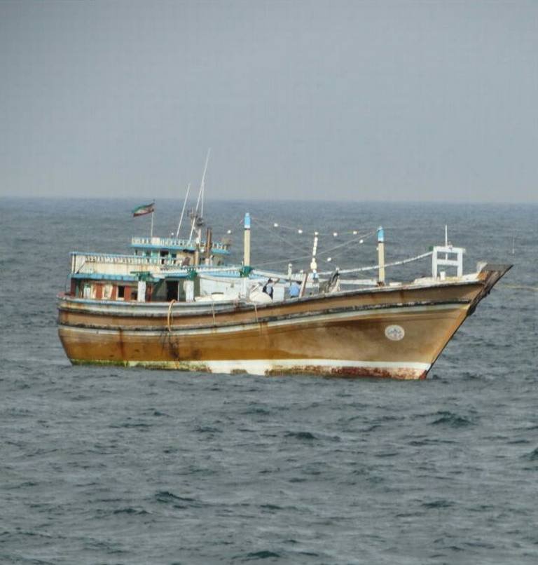 केरळ किनारपट्टीवरुन संशयित बोट ताब्यात 