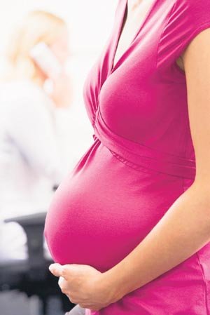 वय वर्षे ६०, १० महिन्यांत ५ वेळा गरोदर!