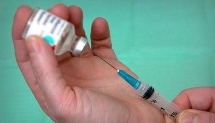 बीसीजी लस दिल्यानंतर बाळाचा मृत्यू; आरोग्य कर्मचाऱ्यांना मारहाण