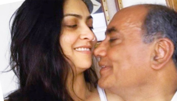 सेल्फी विथ डॉटर’… आणि दिग्विजय-अमृता!