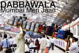 मुंबईच्या डबेवाल्यांचे डबे झाले १०० रुपयांनी महाग