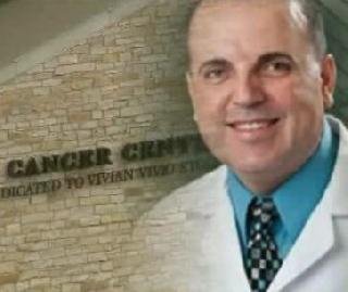 कॅन्सर नसतानाही केमो देणा-या अमेरिकी डॉक्टरला ४५ वर्षांची शिक्षा