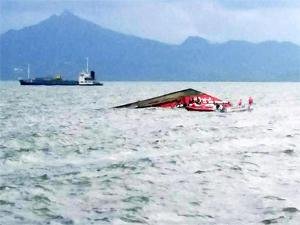 फिलिपीन्समध्ये जहाजबुडी, ३६ प्रवाशांना जलसमाधी