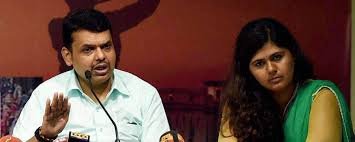 मुख्यमंत्र्यांनी केली पंकजा मुंडेंची पाठराखण