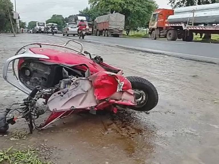 पुण्यात मद्यधुंद कारचालकाची दोन दुचाकींना धडक, तीन जण ठार, दोन गंभीर जखमी