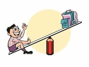 दप्तर झाले हलके