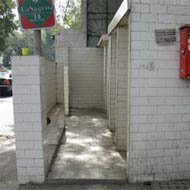 रेल्वे प्रवाशांच्या नाकात शौचालयांची दुर्गंधी