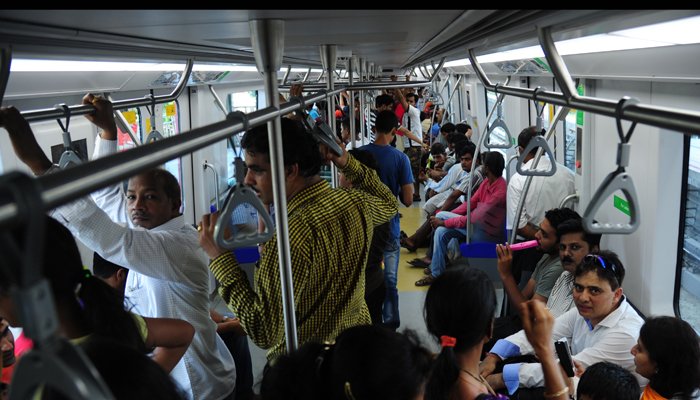 फक्त ३०० रुपयांत, मुंबई दर्शन आणि मेट्रोची सफर