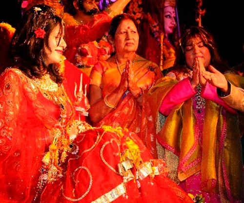 हुंड्यासाठी छळ केल्याचा आरोप असलेल्या राधे माँच्या अडचणीत आता आणखी वाढ