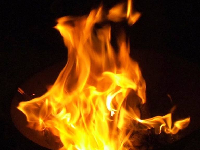 जळीतकांडांचं लोण मुंबईतही, वडाळ्यात 4 बाईक जाळल्या