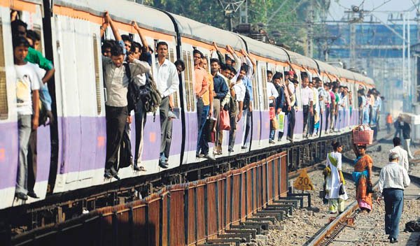 ठाणे-वाशी-पनवेल लेडीज स्पेशलमध्ये आता पुरुषांनाही प्रवेश