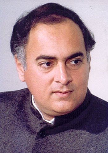 राजीव गांधींच्या जयंतीनिमित्ता नेत्यांनी वाहिली श्रद्धांजली