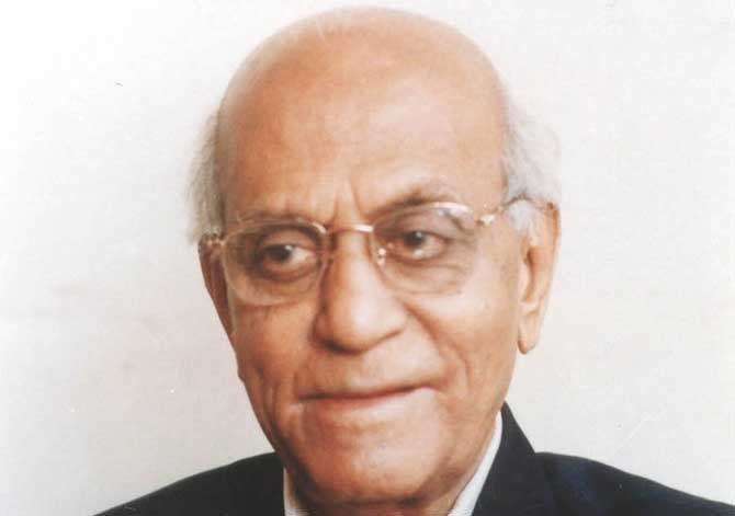 ज्येष्ठ रंगकर्मी भालचंद्र पेंढारकर यांचे निधन