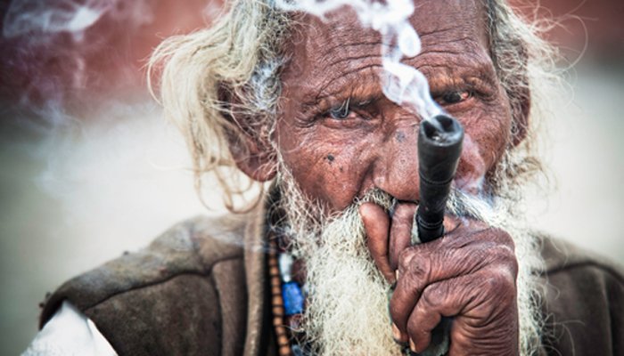 गांजाच्या अड्ड्यांवर नागरिकांनीच टाकली धाड आणि…