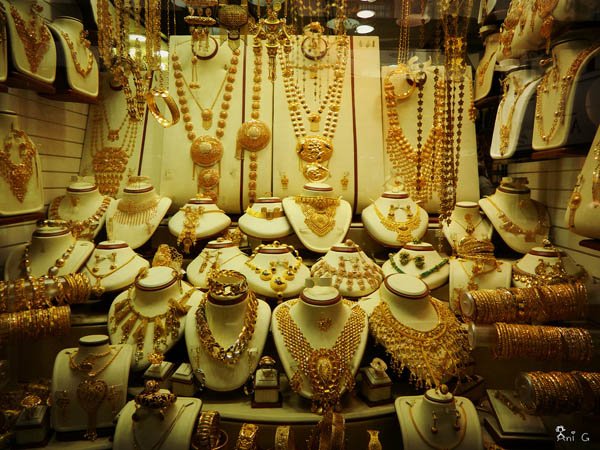 संगमेश्वरला लुटले २९ लाखांचे सोने