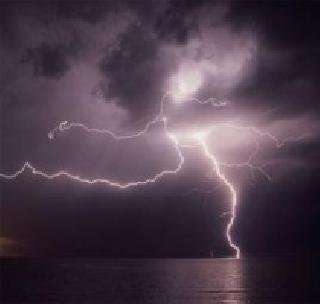 आंध्र प्रदेशमध्ये वीज पडून २० जण ठार