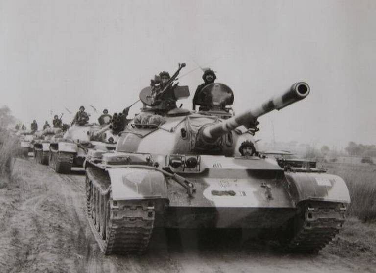 भारतीय सैन्याने पाकिस्तानी सैन्याला धोबीपछाड देत तब्बल भारत-पाक युद्धाला 50 वर्षे पूर्ण: