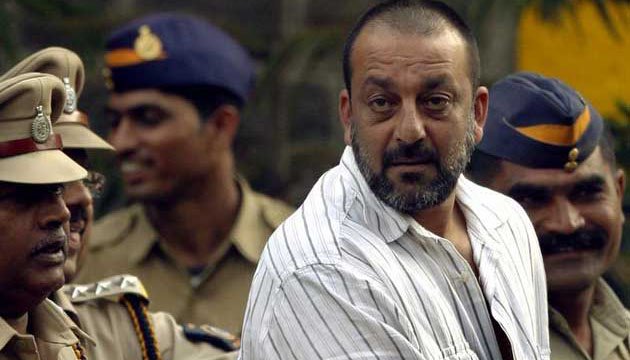 संजय दत्तला उर्वरित शिक्षेतून माफी नाही, राज्यपालांनी अर्ज फेटाळला