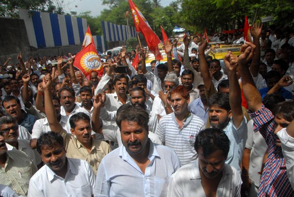 ‘स्वाभिमान’ टॅक्सी संप १०० टक्के यशस्वी