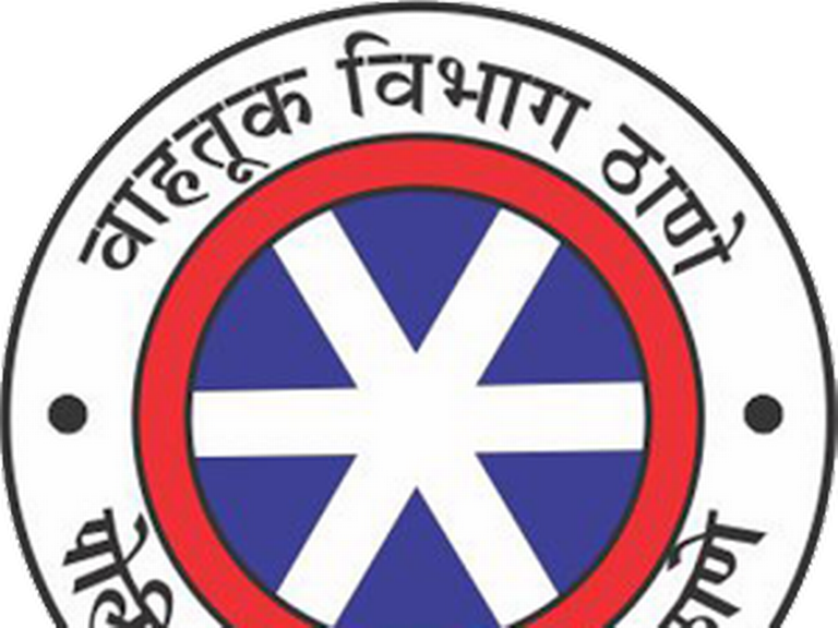 ठाण्यात महिला पोलिस कॉन्स्टेबलसोबत गैरवर्तन, वर्दी फाडली