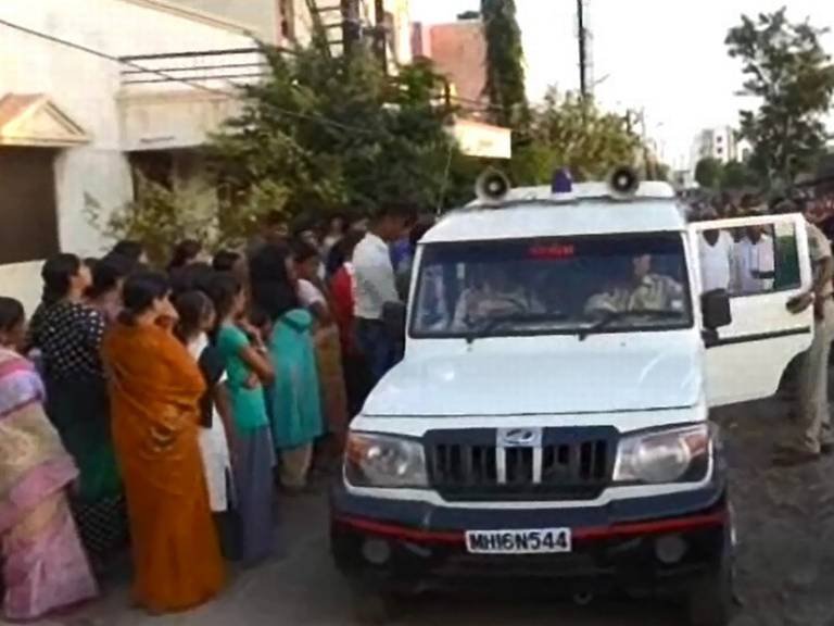 आई-वडिलांच्या भांडणात 6 महिन्याच्या चिमुरडीचा बळी