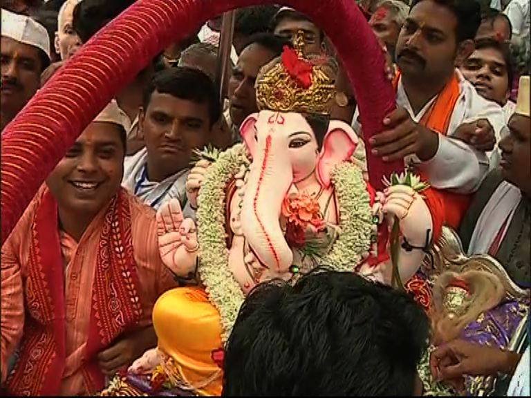 पुण्यातील सर्व मानाच्या गणपतींचं हौदात विसर्जन करण्याचा निर्णय