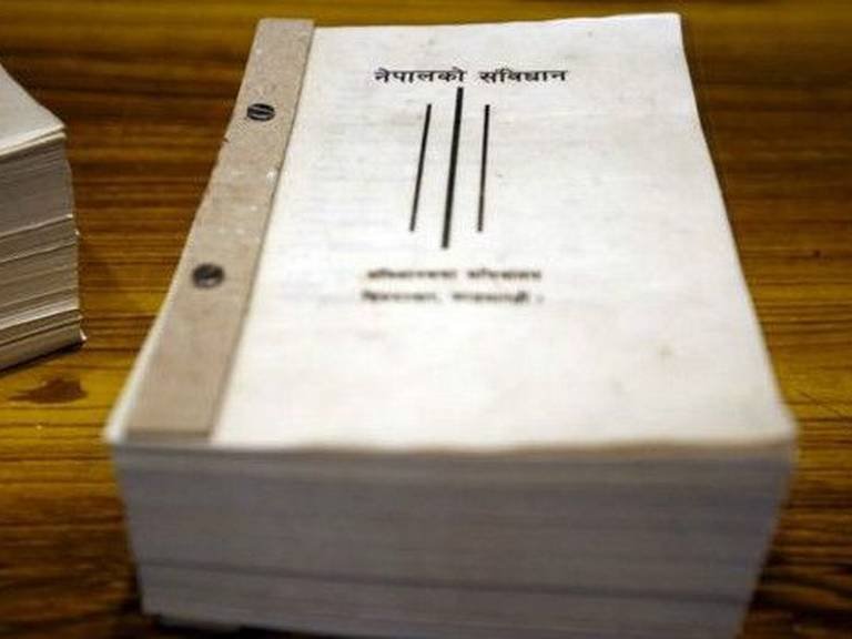 नेपाळमध्ये नवीन संविधान लागू