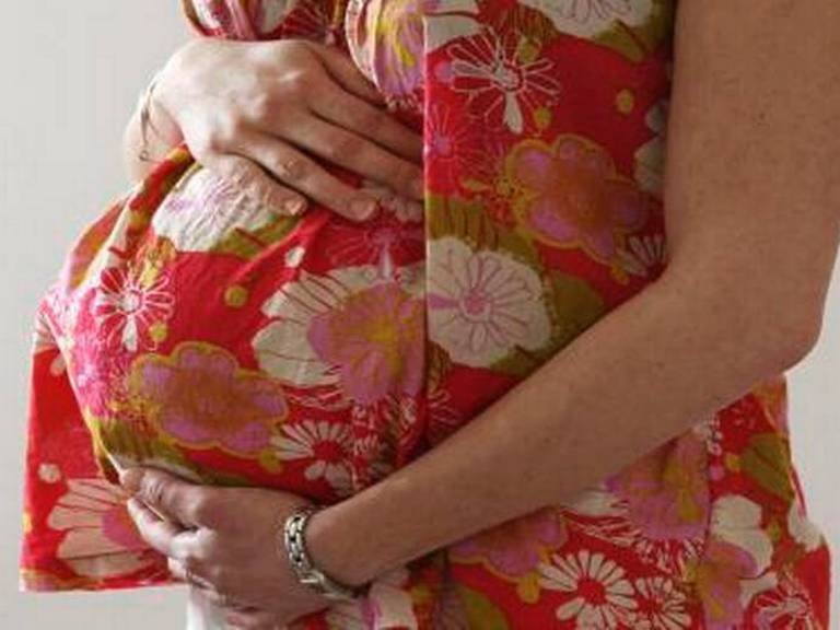 तस्करीसाठी जीवघेणी शक्कल,गरोदर  महिलेच्या पोटात  40 ड्रग्ज पाकीटे