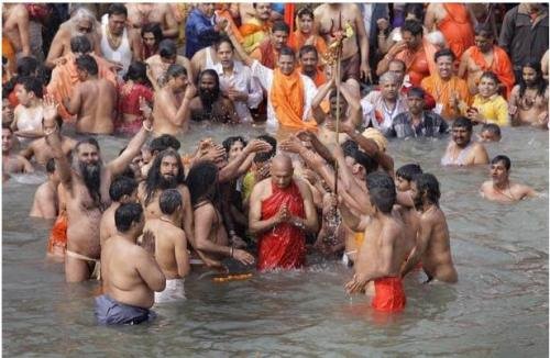 पिण्याच्या पाण्यासाठी वणवण मात्र शाही स्नानासाठी चीनमधून पाणी