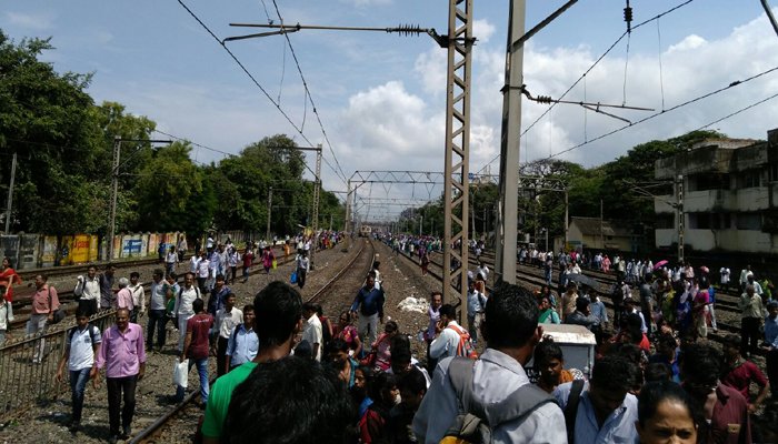 पश्चिम रेल्वेवर दुरूस्तीचं काम रात्री उशीरापर्यंत चालणार