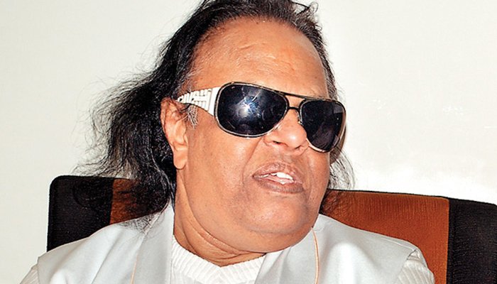 ज्येष्ठ गायक रवींद्र जैन यांचे लिलावती रुग्णालयात निधन