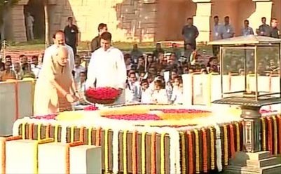 राष्ट्रपित्याला आदरांजली; देशभर कार्यक्रम