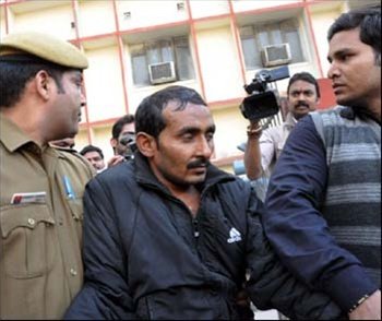 à¤‰à¤¬à¥‡à¤° à¤Ÿà¥…à¤•à¥â€à¤¸à¥€ à¤¬à¤²à¤¾à¤¤à¥à¤•à¤¾à¤°à¤ªà¥à¤°à¤•à¤°à¤£à¤¾à¤¤à¥€à¤² à¤šà¤¾à¤²à¤• à¤¦à¥‹à¤·à¥€