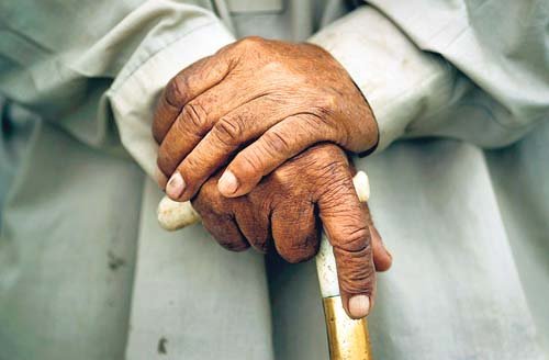 ज्येष्ठ नागरिकांना घरपोच उपचार