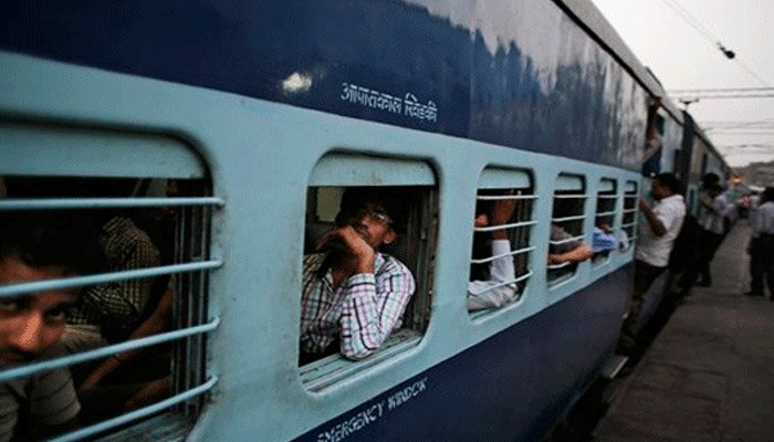 प्रवाशांच्या फुकटेपणावर रेल्वेचा चाप, तिकीटाचे किमान दर आता १० रु.