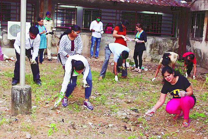 शिवाजी महाराज रुग्णालय परिसरात ‘स्वच्छता अभियान’