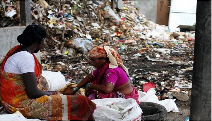 कचऱ्यातून कमावतात १५ ते २० हजार रुपये