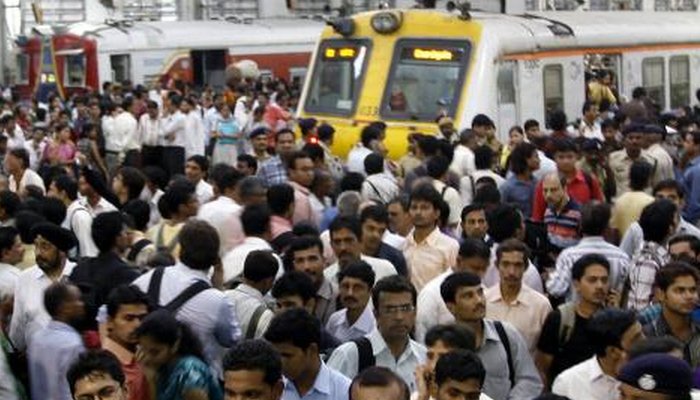 मुंबईकरांचा आता एक्स्प्रेसमधूनही ‘लोकल’ प्रवास?