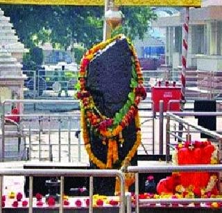 महिलांना हवे शनिचे विश्वस्तपद